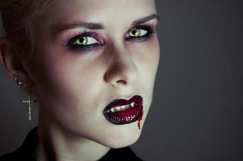 Cómo hacer un maquillaje de vampiresa  Handspire