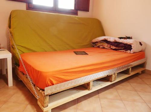 Elabora tu propio sofá cama con PALLETS | Manos a la Obra