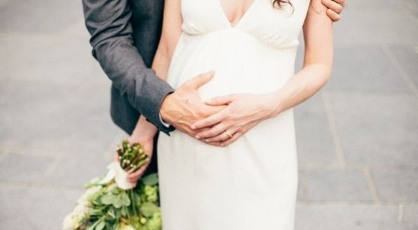 Ideas de vestidos de novia para embarazadas - Handspire